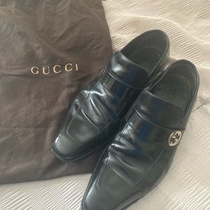 Men’s Gucci black loafers. Double G. Size 10D